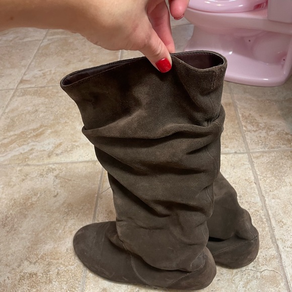 Sued Boots - Picture 2 of 5